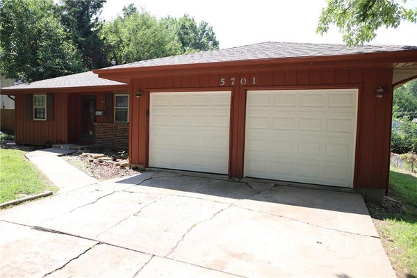 5701 E 100TH ST, KANSAS CITY, MO 64137 - Image 5a4e46dcb0f2c042e14d73b845855a6c/305626161