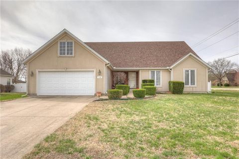 1102 Cedar Crest Drive, Pittsburg, KS 66762 - MLS#: 2537828