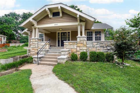 Photo of 4937 Westwood Road, Kansas City, MO 64112 (MLS # 2636067)
