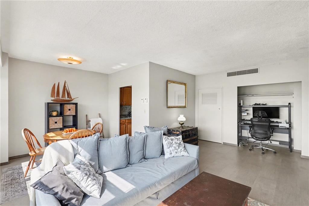 333 W Meyer Boulevard 514