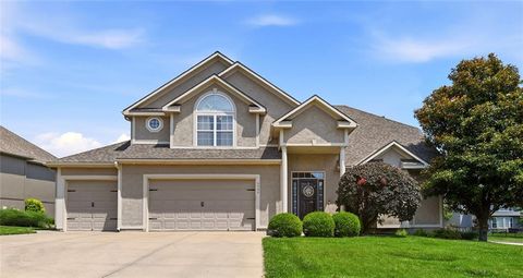 Photo of 2500 SW Kristin Drive, Lees Summit, MO 64082 (MLS # 2616687)