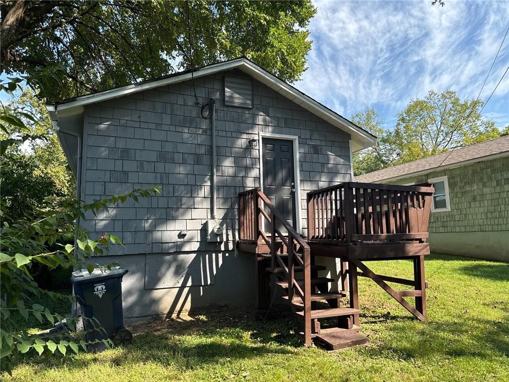 1003 E 83RD Terrace