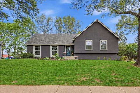 Photo of 2601 W 121st Street, Leawood, KS 66209 (MLS # 2615515)