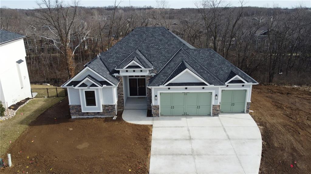 8841 N KENTUCKY Avenue