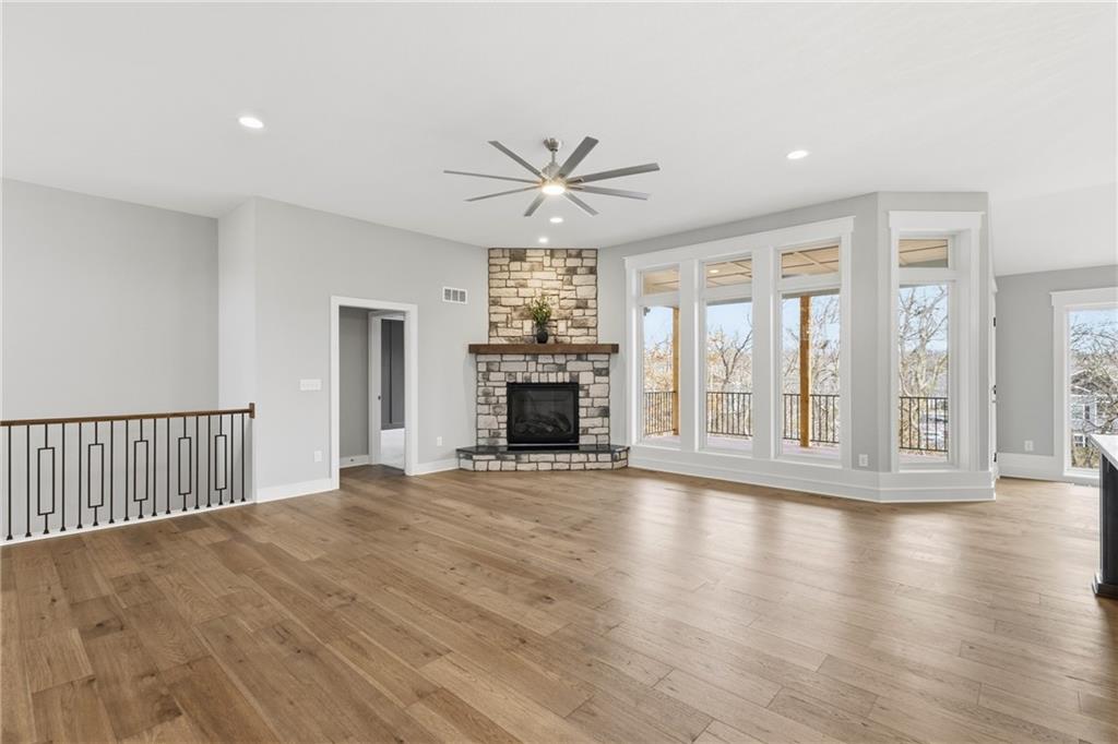 8841 N KENTUCKY Avenue