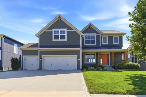 Photo of 3008 SW Arboridge Drive, Lees Summit, MO 64082 (MLS # 2639120)