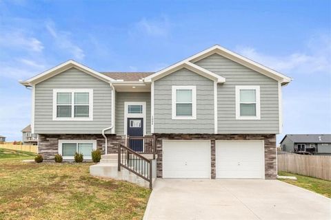 1004 NW 3rd Street, Oak Grove, MO 64075 - #: 2585370