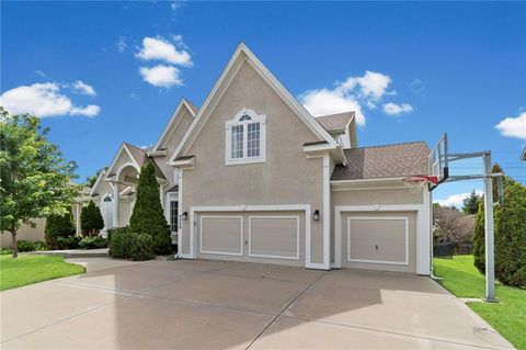 Photo of 9020 N Oxford Avenue, Kansas City, MO 64157 (MLS # 2626885)