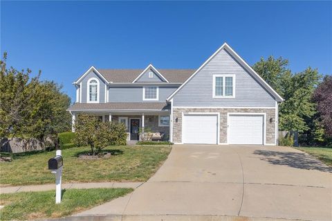 Photo of 20934 Cottonwood Circle, Spring Hill, KS 66083 (MLS # 2579897) Photo of 20934 Cottonwood Circle, Spring Hill, KS 66083 (MLS # 2579897)