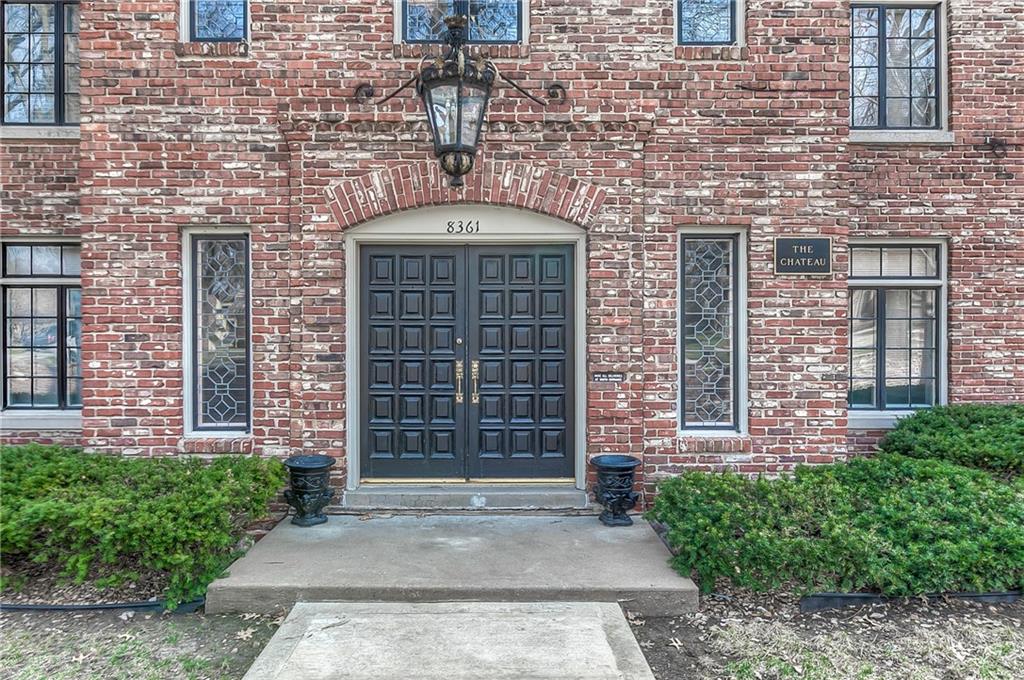 8361 SOMERSET Drive 303