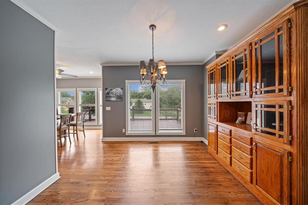 917 Paw Paw Lane