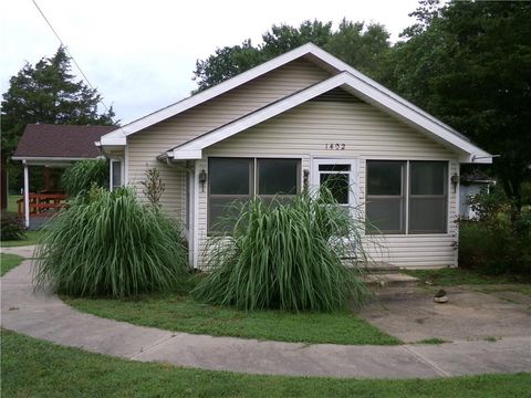 1402 N Kentucky Street, Iola, KS 66749 - MLS#: 2559889