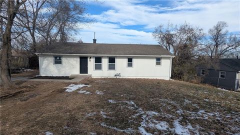 3812 E 93RD Street Kansas City MO 64132