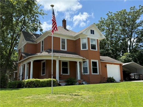 Photo of 619 N 10th Street, Atchison, KS 66002 (MLS # 2632897)