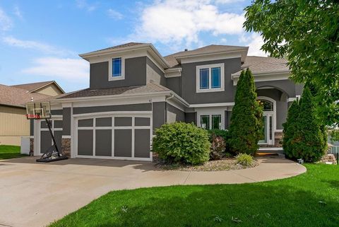 Photo of 405 NE Woodpark Lane, Lees Summit, MO 64086 (MLS # 2620750)