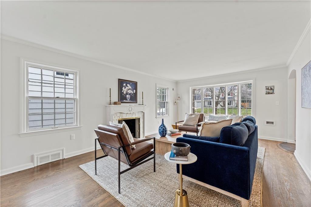 1212 W 69th Street
