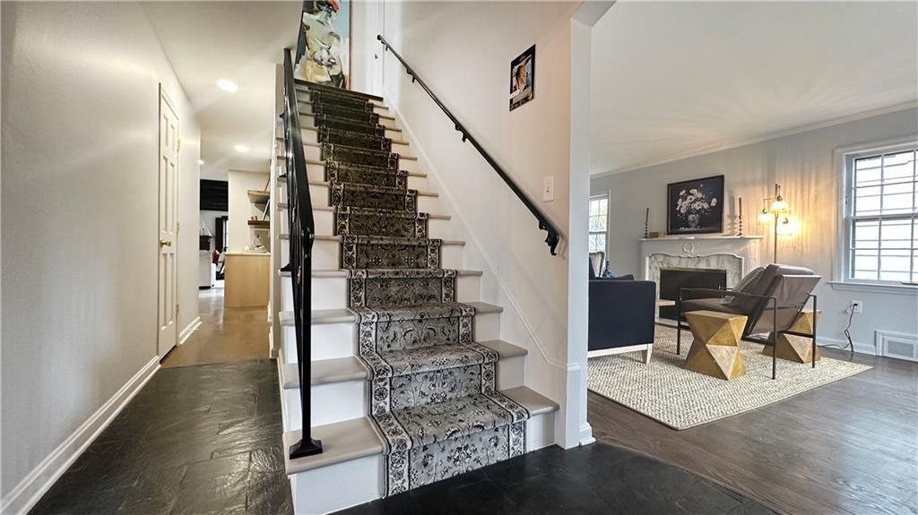 1212 W 69th Street