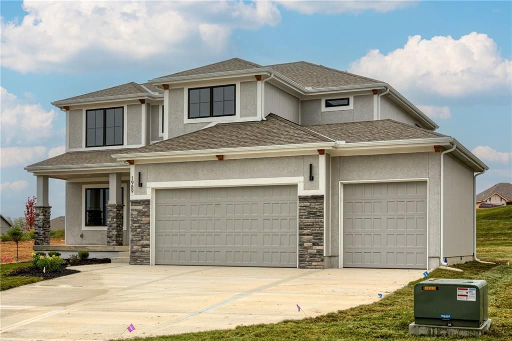 Photo of 1989 Longview Drive, Liberty, MO 64068 (MLS # 2562914)