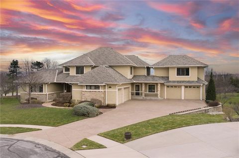 Photo of 14105 Stearns Street, Overland Park, KS 66221 (MLS # 2608615)