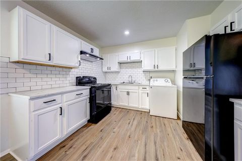 10800 Ewing Avenue, Kansas City, MO 64134 - #: 2579152