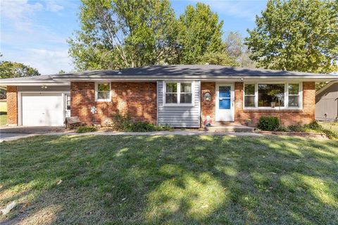 202 SW 21st Street, Oak Grove, MO 64075 - MLS#: 2575249