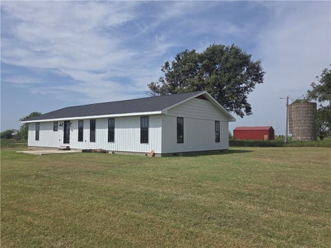 Photo of 223 W 510th Avenue, Cherokee, KS 66724 (MLS # 2637363)