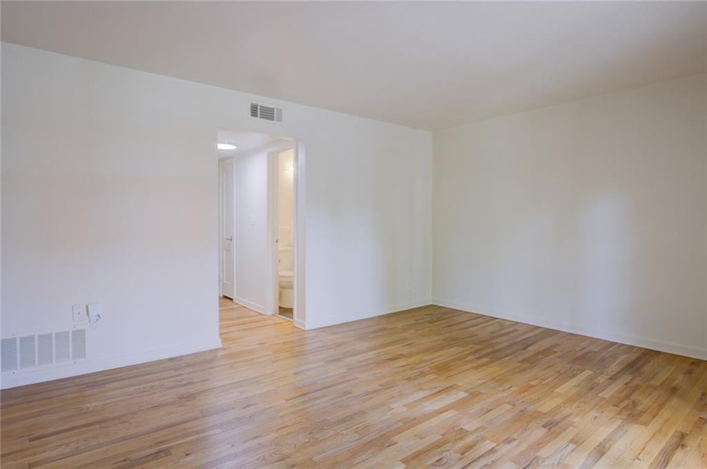 1207 W 45th Street 2W