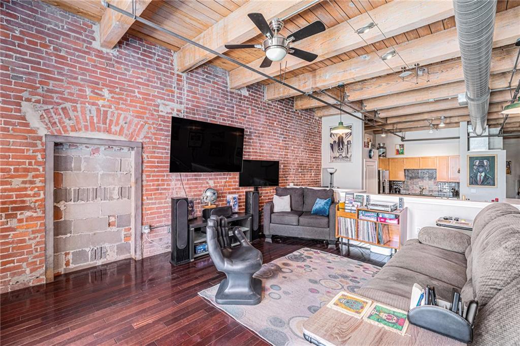 612 CENTRAL Street 304