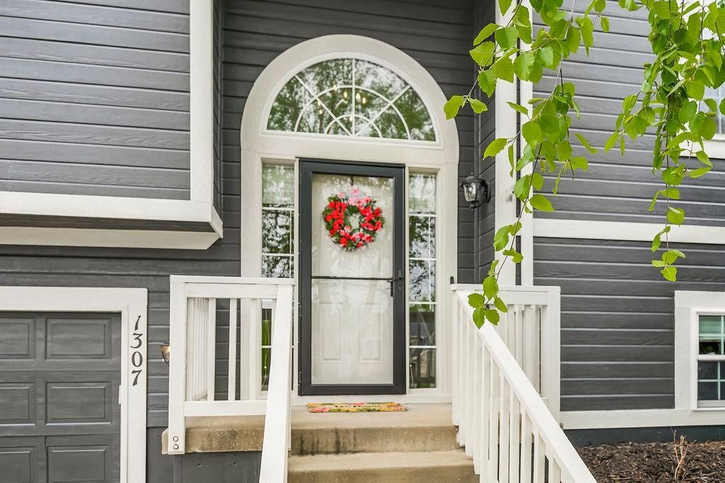 Photo of 1307 Honeysuckle Court, Liberty, MO 64068 (MLS # 2614257)