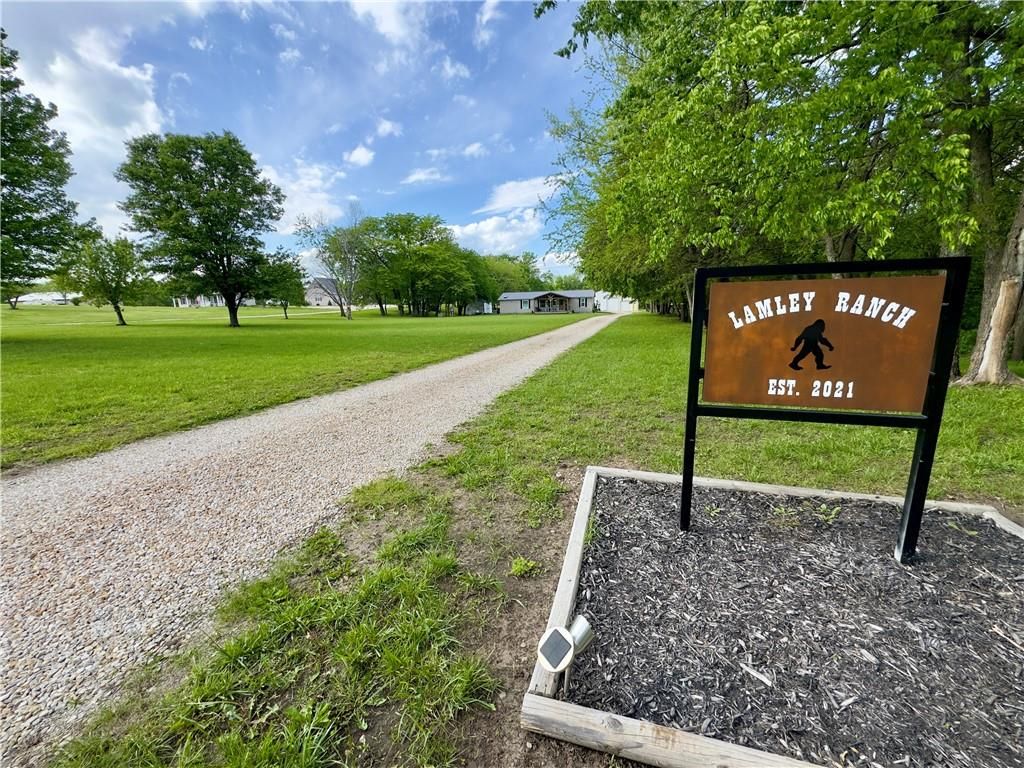 Photo of 1981 SW State Route 2 Highway, Garden City, MO 64747 (MLS # 2618481)