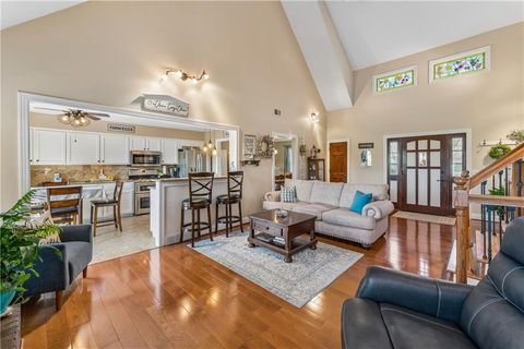 Photo of 3711 NE Beechwood Drive, Lees Summit, MO 64064 (MLS # 2603838)