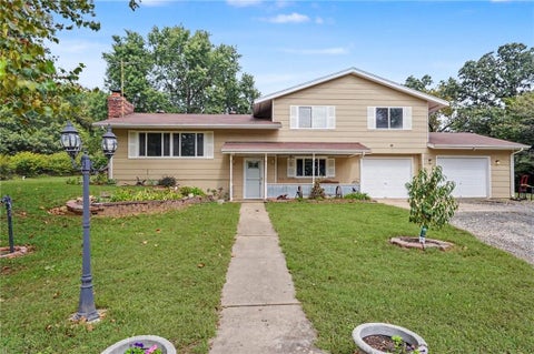 Photo of 6734 Lincoln Road, Oskaloosa, KS 66066 (MLS # 2644289)