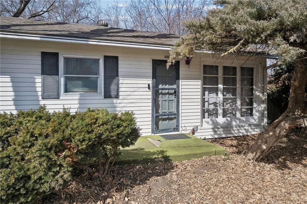 Photo of 408 W Murray Road, Liberty, MO 64068 (MLS # 2601370)