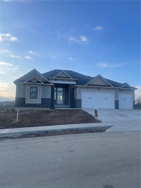 8734 N FARLEY Avenue Kansas City MO 64157