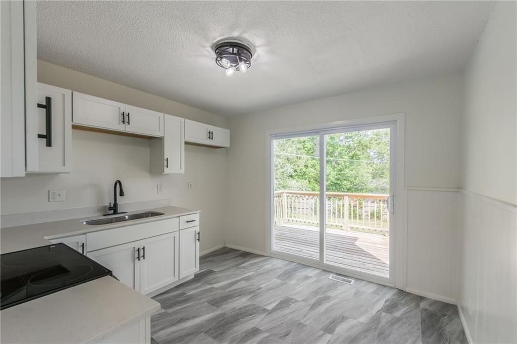 Photo of 1511 Osage Trail, Independence, MO 64058 (MLS # 2599188)