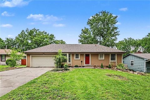 Photo of 9306 E 82nd Street, Raytown, MO 64138 (MLS # 2619388)