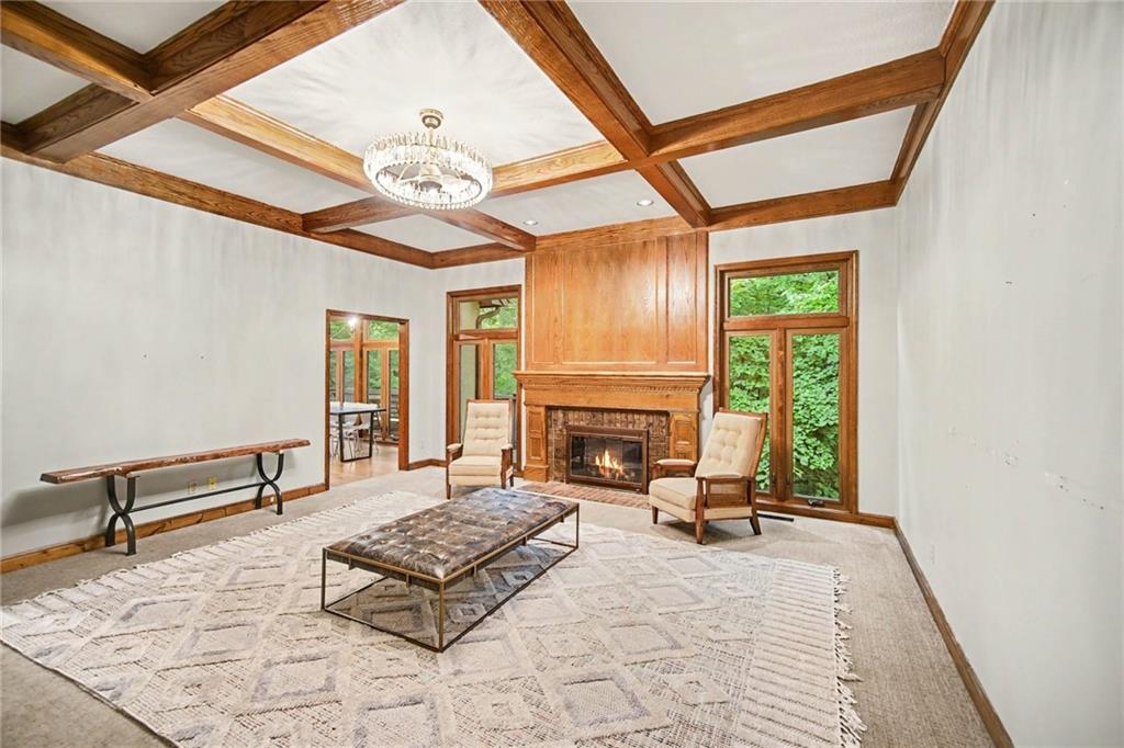 5525 N Oakdale Place