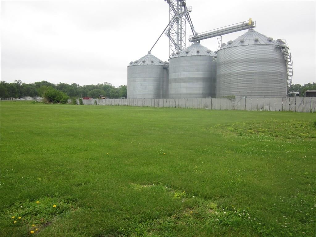 1502 Rose Port Rd, Elwood, KS 66024