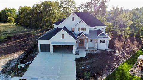 17028 Parkhill Street Overland Park KS 66221