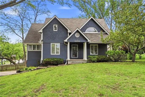 Photo of 1100 NE 87th Terrace, Kansas City, MO 64155 (MLS # 2617671)