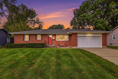 Photo of 8914 Park Street, Lenexa, KS 66215 (MLS # 2648007)