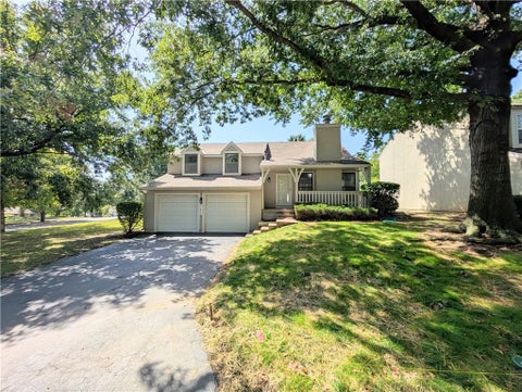 Photo of 12836 W 108th Street, Overland Park, KS 66210 (MLS # 2639959)