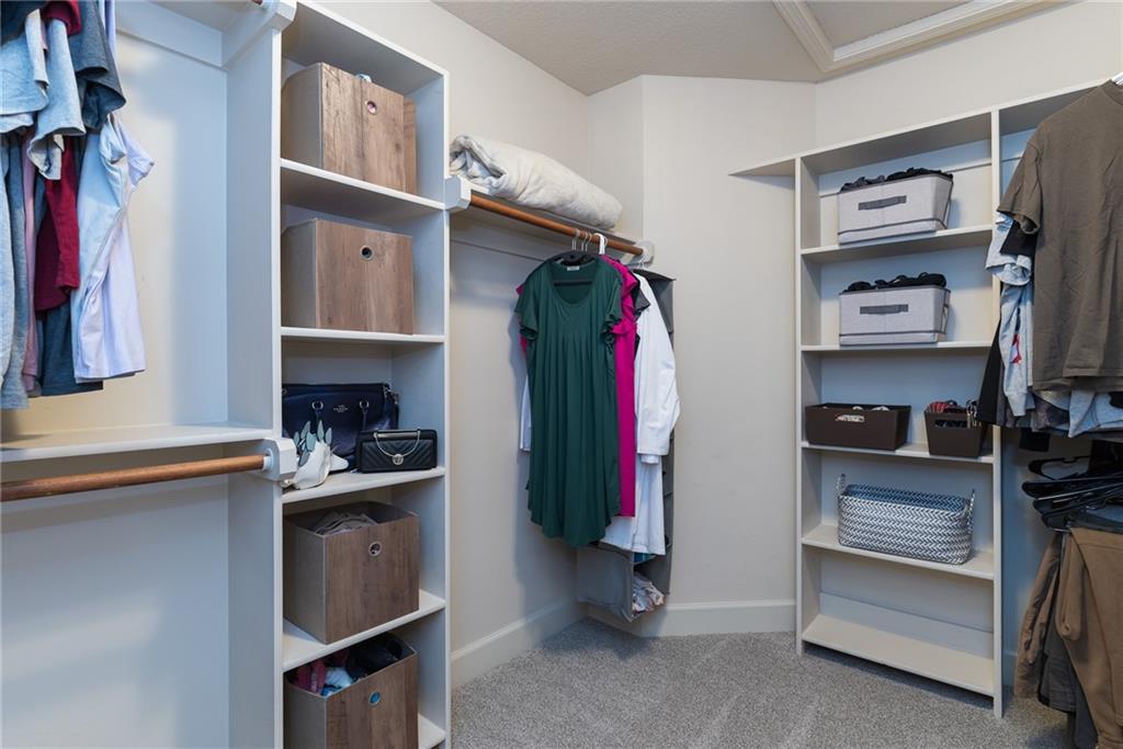 Kansas City, Missouri 64146, United States, 3 Bedrooms Bedrooms, ,3 BathroomsBathrooms,Residential,Active,145963