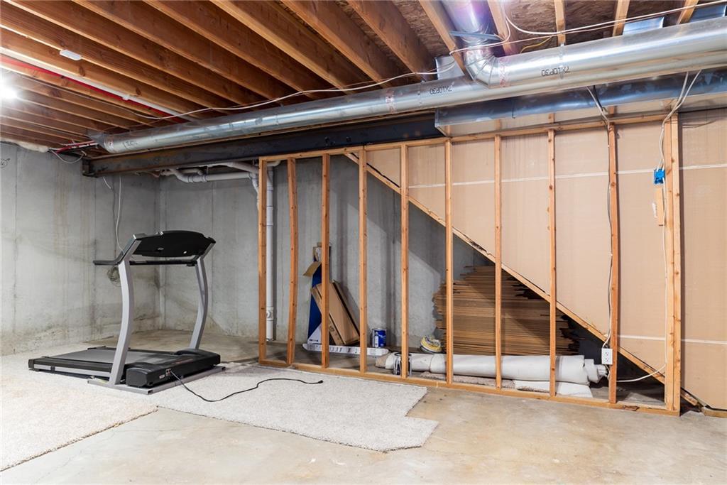 Kansas City, Missouri 64146, United States, 3 Bedrooms Bedrooms, ,3 BathroomsBathrooms,Residential,Active,145963