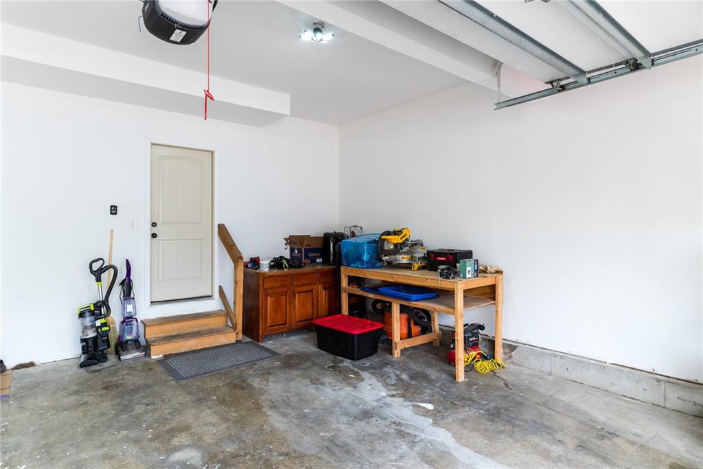 Kansas City, Missouri 64146, United States, 3 Bedrooms Bedrooms, ,3 BathroomsBathrooms,Residential,Active,145963