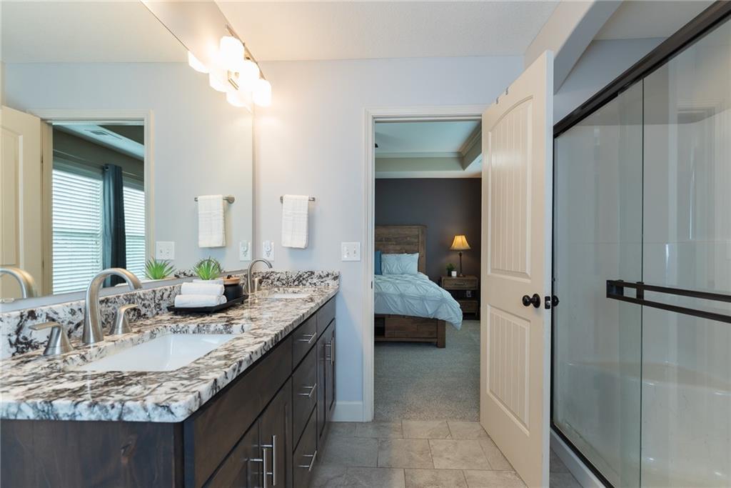 Kansas City, Missouri 64146, United States, 3 Bedrooms Bedrooms, ,3 BathroomsBathrooms,Residential,Active,145963