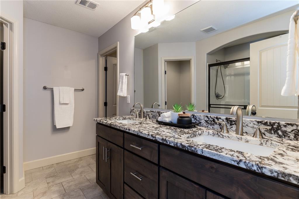 Kansas City, Missouri 64146, United States, 3 Bedrooms Bedrooms, ,3 BathroomsBathrooms,Residential,Active,145963