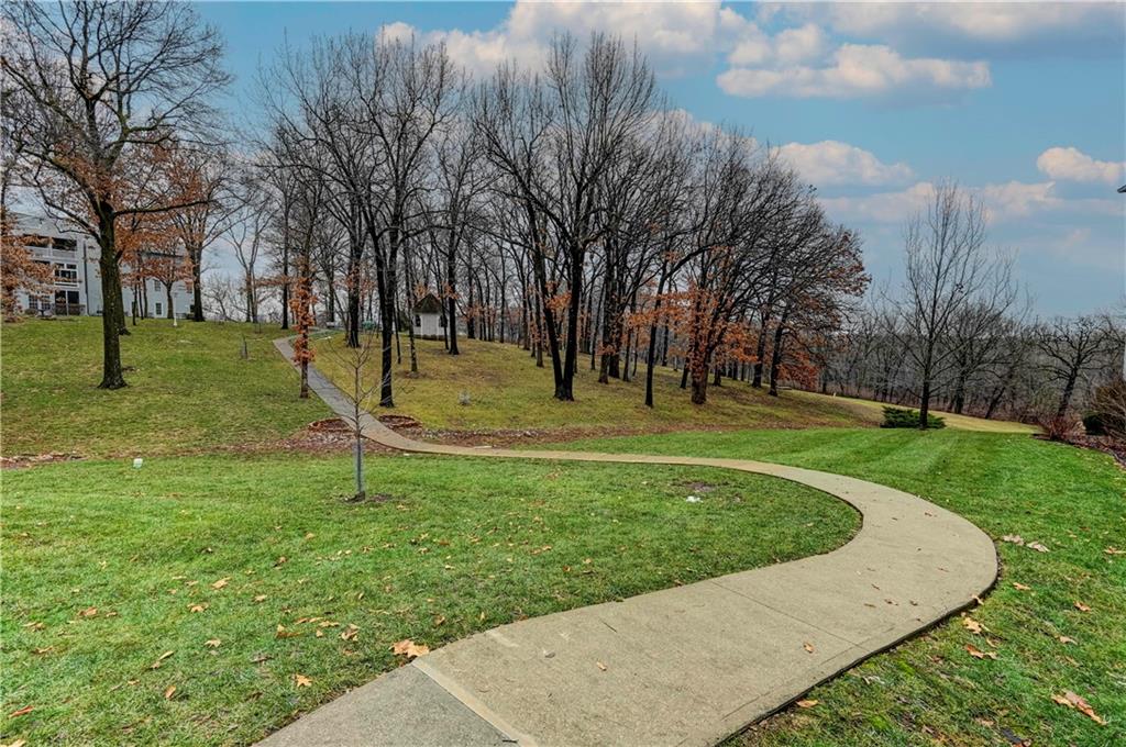 Independence, Missouri 64055, United States, 2 Bedrooms Bedrooms, ,2 BathroomsBathrooms,Residential,Contingent,141026