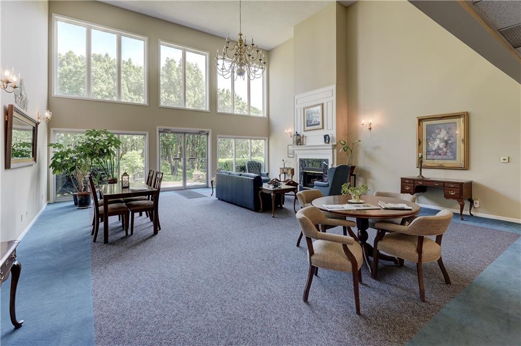 Independence, Missouri 64055, United States, 2 Bedrooms Bedrooms, ,2 BathroomsBathrooms,Residential,Contingent,141026