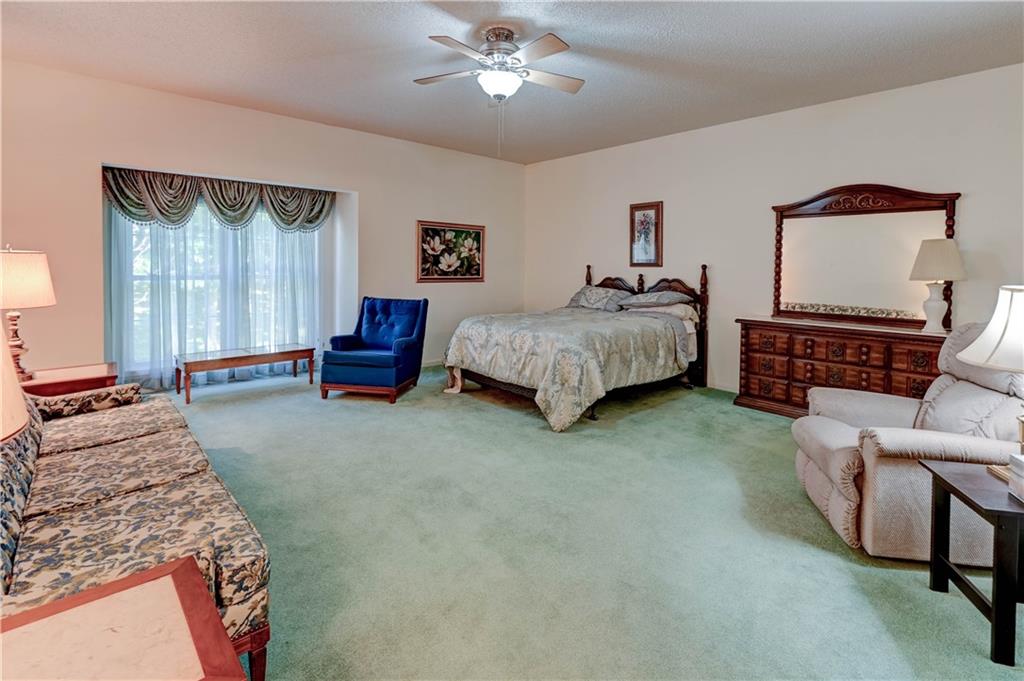 Independence, Missouri 64055, United States, 2 Bedrooms Bedrooms, ,2 BathroomsBathrooms,Residential,Contingent,141026